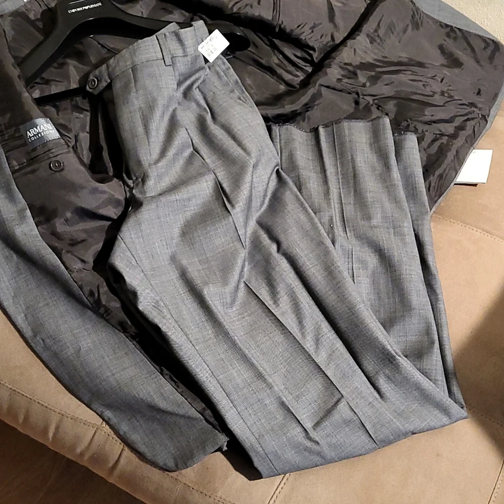 Armani Collezioni suit - Picture 6 of 13